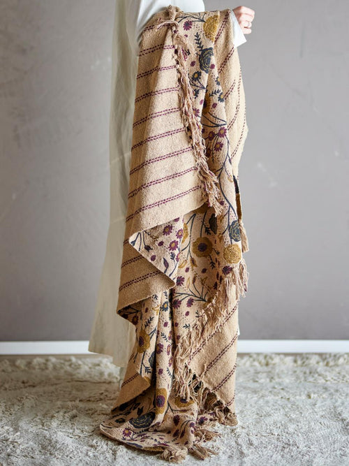 Eydis Recycled Cotton Throw by Bloomingville.
